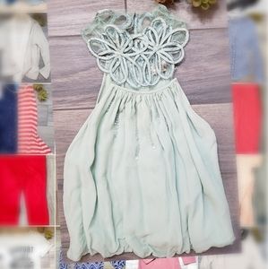 Tank top/almost crop tank